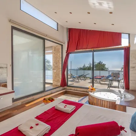 Zuemruet - 2 Bedroom With Jacuzzi In Kalkan - Uzumlu Villa Caykoy