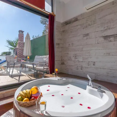 Villa Zuemruet - 2 Bedroom With Jacuzzi In Kalkan - Uzumlu Caykoy
